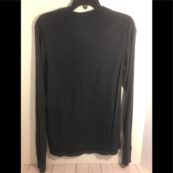 Hollister Classic Look V neck SALE! - Picture 5 of 5